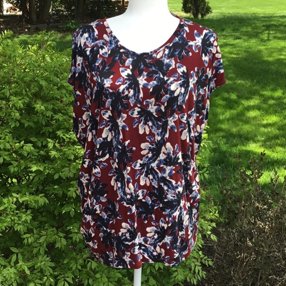 Navy and burgundy Floral knit tunic
